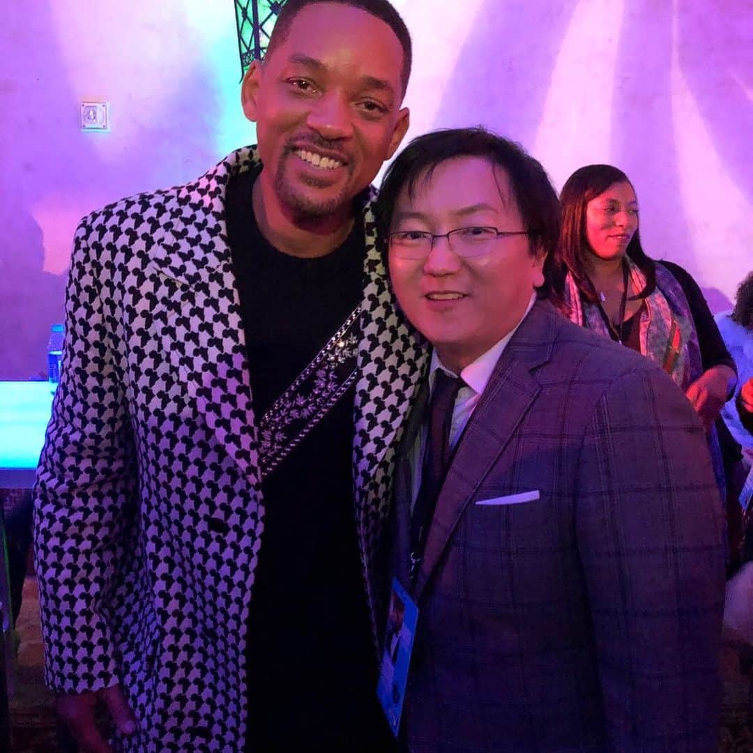 マシ・オカのインスタグラム：「Honored to be in a film with the legend @willsmith  One of the most generous actors in the world.  @spiesindisguise  #SpiesInDisguise #December25 #Christmas #2DaysBeforeMyBirthday #HappyHolidays」