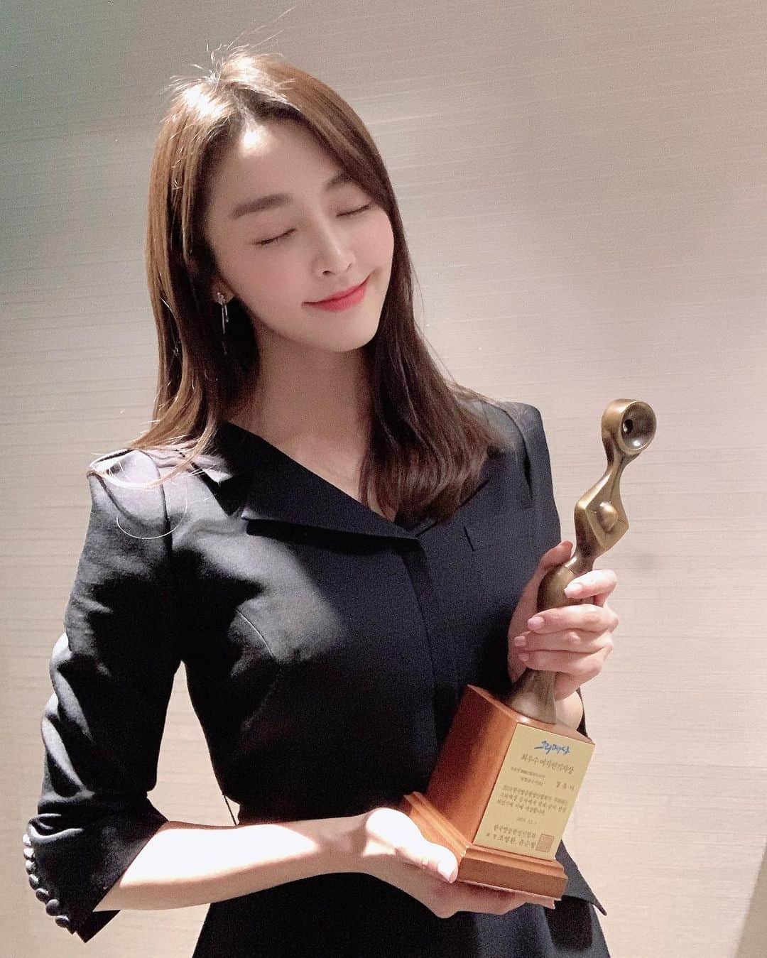 チョン・ユミのインスタグラム：「정말 감사합니다.🙊🙈😿😻 #검법남녀시즌2」
