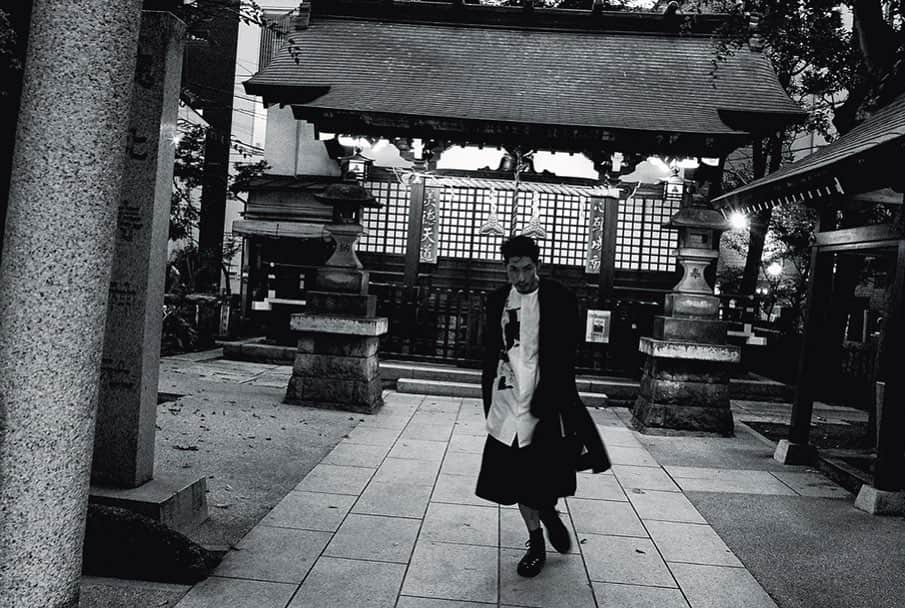 呉建豪さんのインスタグラム写真 - (呉建豪Instagram)「Yohji Yamamoto BLACK SCANDAL available DEC 6th in JAPAN TODAY🔥🖤🔥 @yohjiyamamotoofficial #yohjiyamamoto #blackscandal #SS20 #blessingsonblessings #AllglorytoGod」12月6日 13時13分 - vannesswu