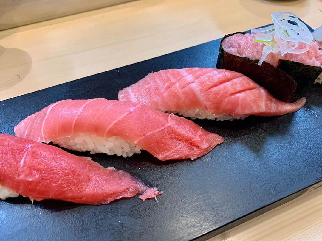 武内裕之のインスタグラム：「I love TUNA 🍣  #sushi #tuna #tsukiji #tokyo #japan」