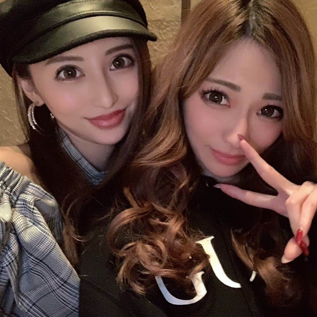 華沢友里奈さんのインスタグラム写真 - (華沢友里奈Instagram)「この間大好きな @hozunyam0818  今年はにゃむに会える日がたくさんあって嬉しい\(//∇//)\ もう12月かあ😢 今年ももうすぐ終わっちゃうけど 12月は楽しみがたくさん\(//∇//)\ 次はクリパ❤️ #ほずみ　#仲良し #ディナー　#followｍe」12月6日 13時32分 - hanazawayurina