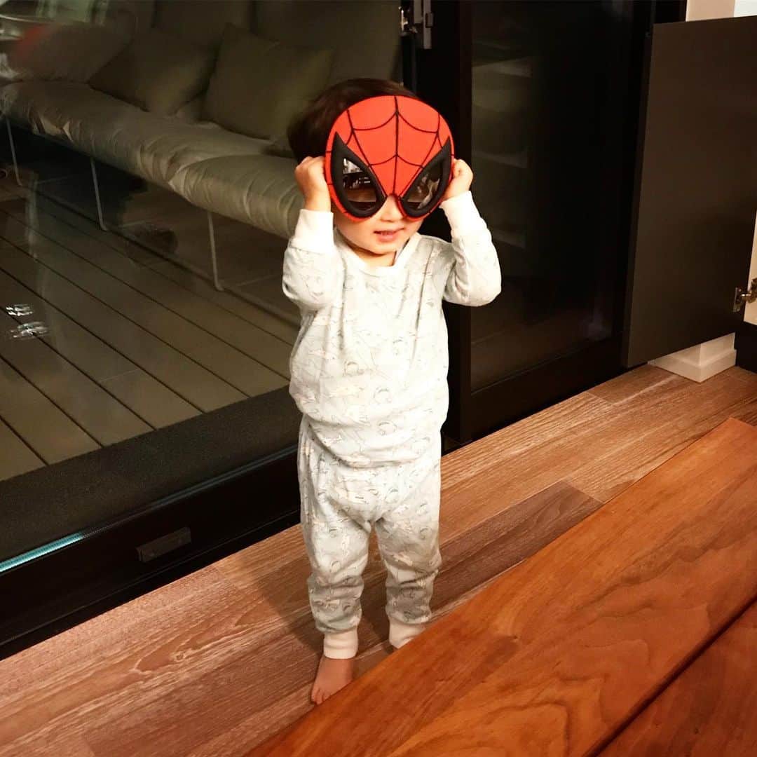中村獅童さんのインスタグラム写真 - (中村獅童Instagram)「やはりスパイダーマンが好きなようです。  #陽喜」12月6日 13時39分 - shido_nakamura