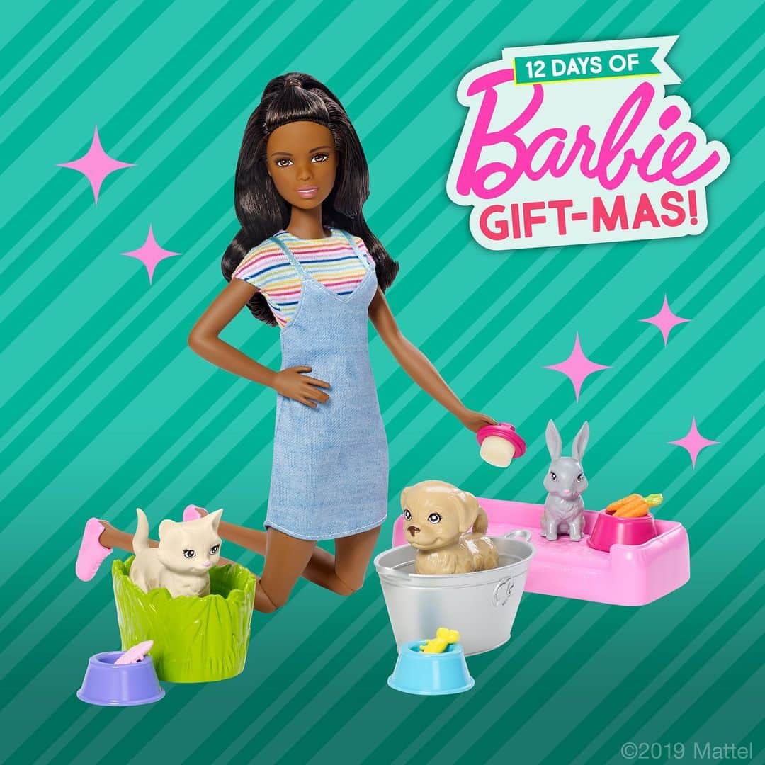 バービーさんのインスタグラム写真 - (バービーInstagram)「Add a sprinkle of pink to her wish list with 12 #Barbie holiday picks. 💕🎁✨⁣⁣ ⁣⁣ On the first day of #BarbieGiftmas, encourage your pet-lover to care for animals with the Barbie Play N Wash Pets Playset.」12月6日 5時36分 - barbie