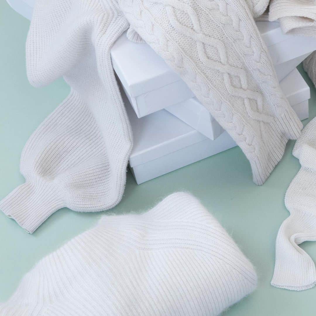 のインスタグラム：「Winter Whites ❄️」