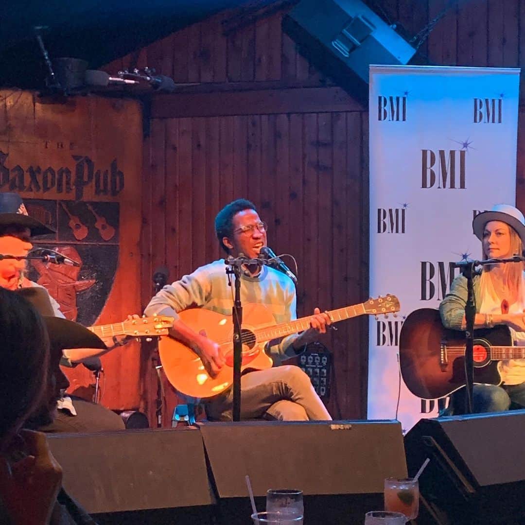 Broadcast Music, Inc.さんのインスタグラム写真 - (Broadcast Music, Inc.Instagram)「And that’s a wrap for last night’s Saxon Songwriter Showcase at @thesaxonpub in #BMITexas! 👏 We had such an awesome night with spectacular performances from @julie_effin_nolen, @beholdmelat, @forrests_weiss, @robynnshayne, @treypivot, and #RoxanneWoods. Thank you to everyone who came out to show support, you make all the difference! 🎤🎶」12月6日 6時52分 - bmi