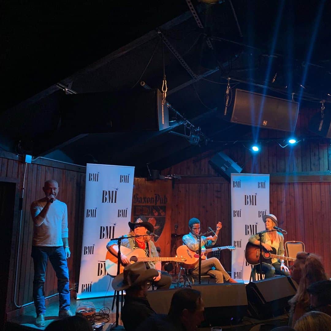 Broadcast Music, Inc.さんのインスタグラム写真 - (Broadcast Music, Inc.Instagram)「And that’s a wrap for last night’s Saxon Songwriter Showcase at @thesaxonpub in #BMITexas! 👏 We had such an awesome night with spectacular performances from @julie_effin_nolen, @beholdmelat, @forrests_weiss, @robynnshayne, @treypivot, and #RoxanneWoods. Thank you to everyone who came out to show support, you make all the difference! 🎤🎶」12月6日 6時52分 - bmi