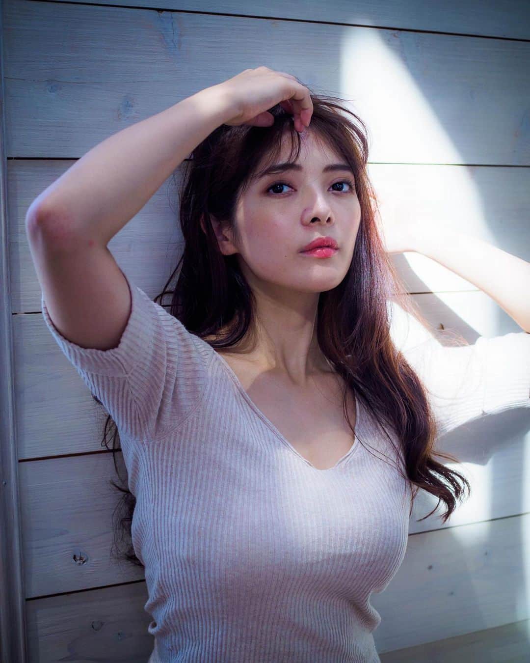 大知めぐみさんのインスタグラム写真 - (大知めぐみInstagram)「#ご無沙汰です #徐々にまた更新させて頂きます　🙇🏻‍♀️🙏 . #バタバタで写真撮れず  #母登場ですみません ww . . . #女の子ママ #主婦 #phos_japan #ファインダー越しの私の世界#picoftheday#東京カメラ部#ポートレート女子#産後 #サロンモデル#サロモ #ママ#撮影モデル #フォトセミナー#instagoodportraitlove#portraits_ig#webstagram#team_jp_東#撮影会 #写真撮ってる人と繋がりたい#japan_of_insta#pics_jp#写真好きな人と繋がりたい」12月6日 7時26分 - megmeg0715