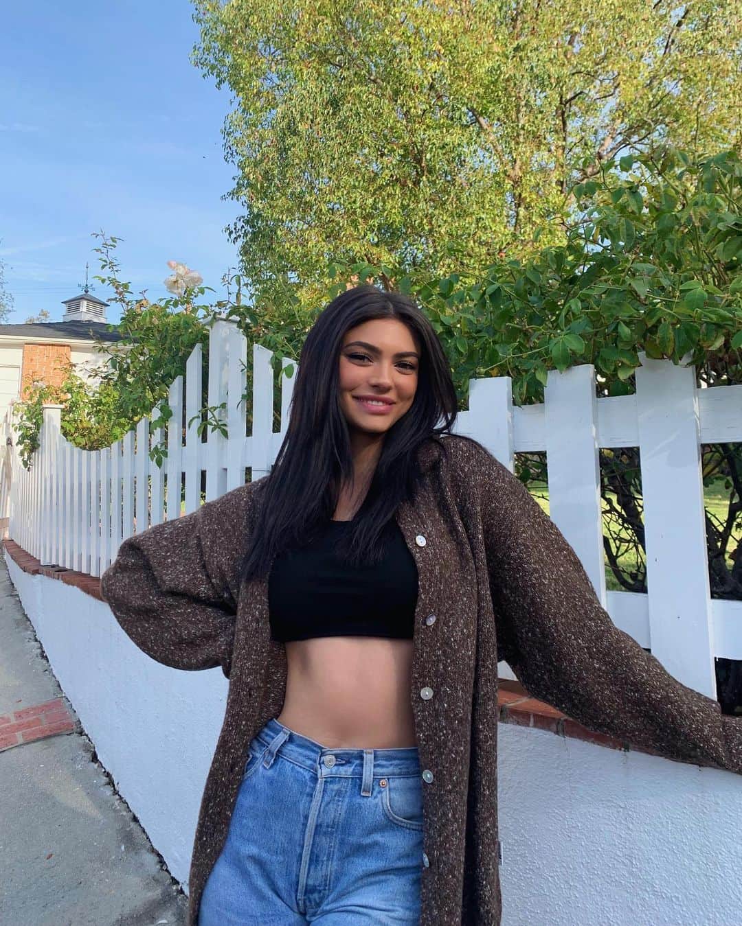 ケルシーのインスタグラム：「thank u @hayleyheckmann @alexiakaranikolaou for helping me fulfill my long hair dreams :) @revolve」