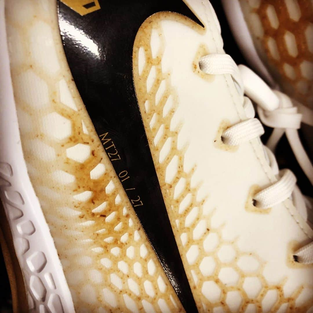 マイク・トラウトさんのインスタグラム写真 - (マイク・トラウトInstagram)「@oldhickorybat x @nikebaseball at full draw with these...」12月6日 7時48分 - miketrout