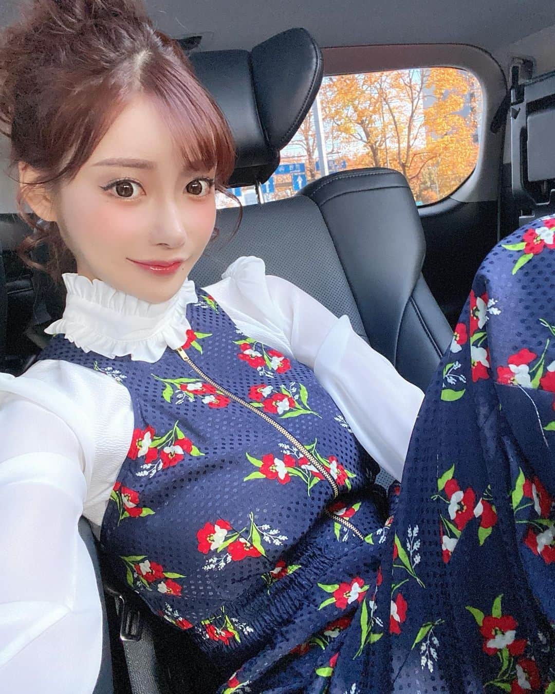 明日花キララのインスタグラム：「ジャンプスーツ大好き人間🤺 . 昨日はTiARY TV kirariの収録で、 可愛い可愛いダイヤの指輪頂いちゃったのです💍💎💍💎 わーいっ 早めのサンタさんありがとう🎅🏼❤︎ . 今日もキラキラな1日になりますように..🌷👼🏻💘💘💘」