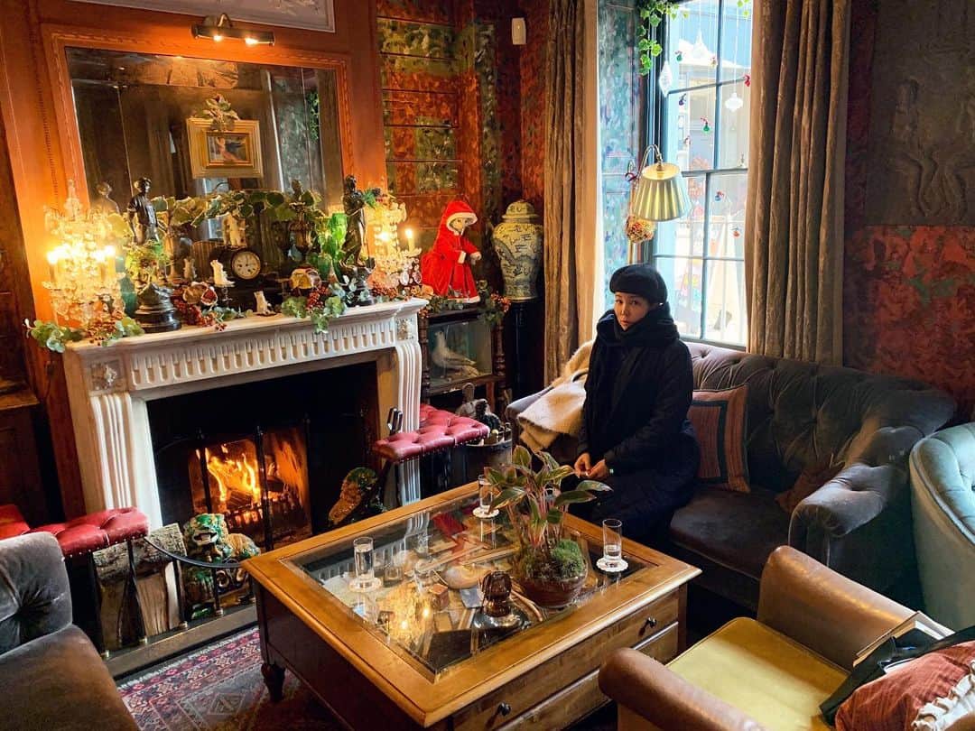 MEGのインスタグラム：「いやはや、冬ですね🎄。」