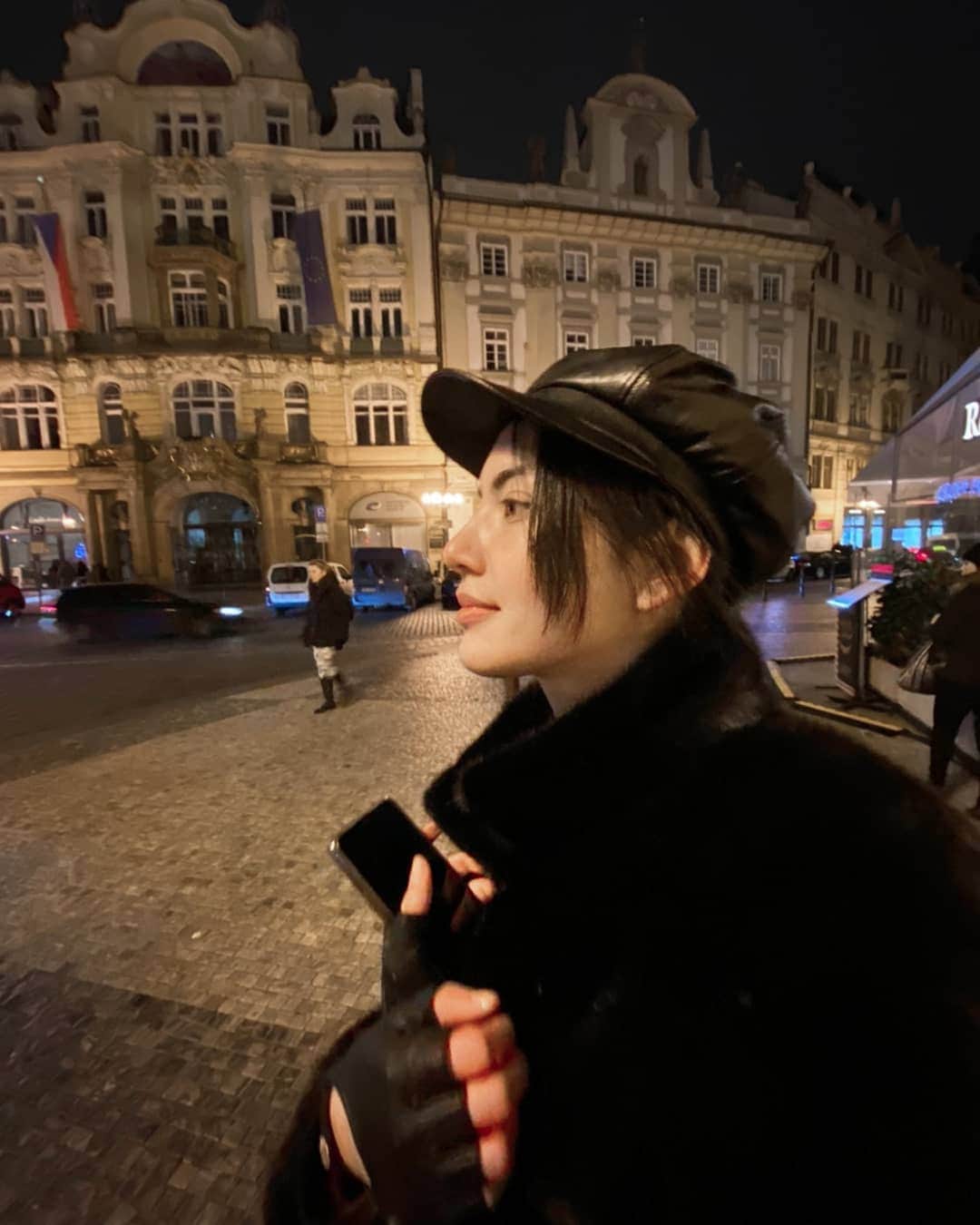 マイ・ダーウィカーさんのインスタグラム写真 - (マイ・ダーウィカーInstagram)「Prague ✔️♥️ 😚 Christmas Market✔️🎅🏻🎄」12月6日 14時05分 - davikah