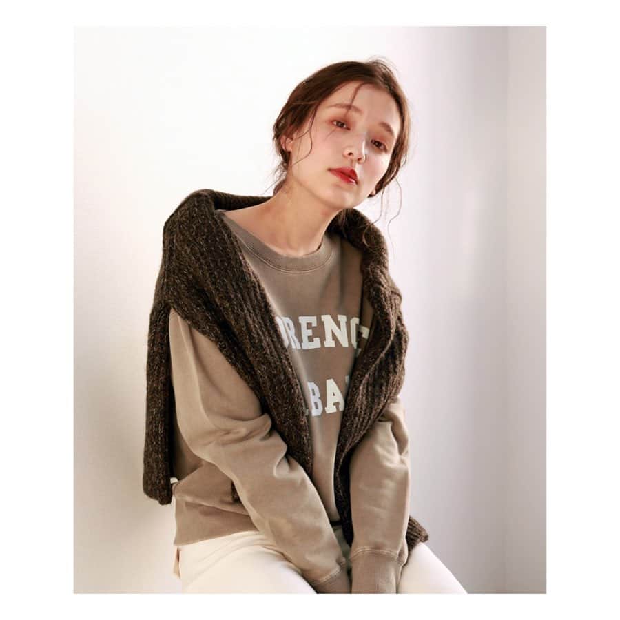 のインスタグラム：「❤️ @slobeiena  hairmake/ @michikononaka photographer/ @miitel  stylist/ @yuki624n ・ #slobeiena  #baycrews  #fashion #aw」