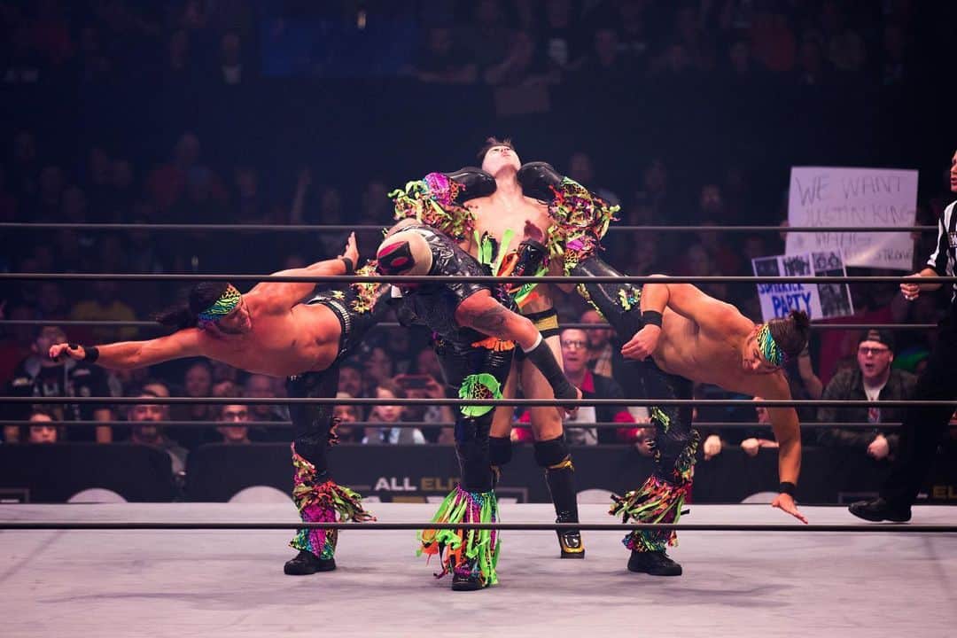 ニック・ジャクソンのインスタグラム：「Teaming with Dustin Rhodes was amazing. He’s ageless and it was an honor to team with him.」