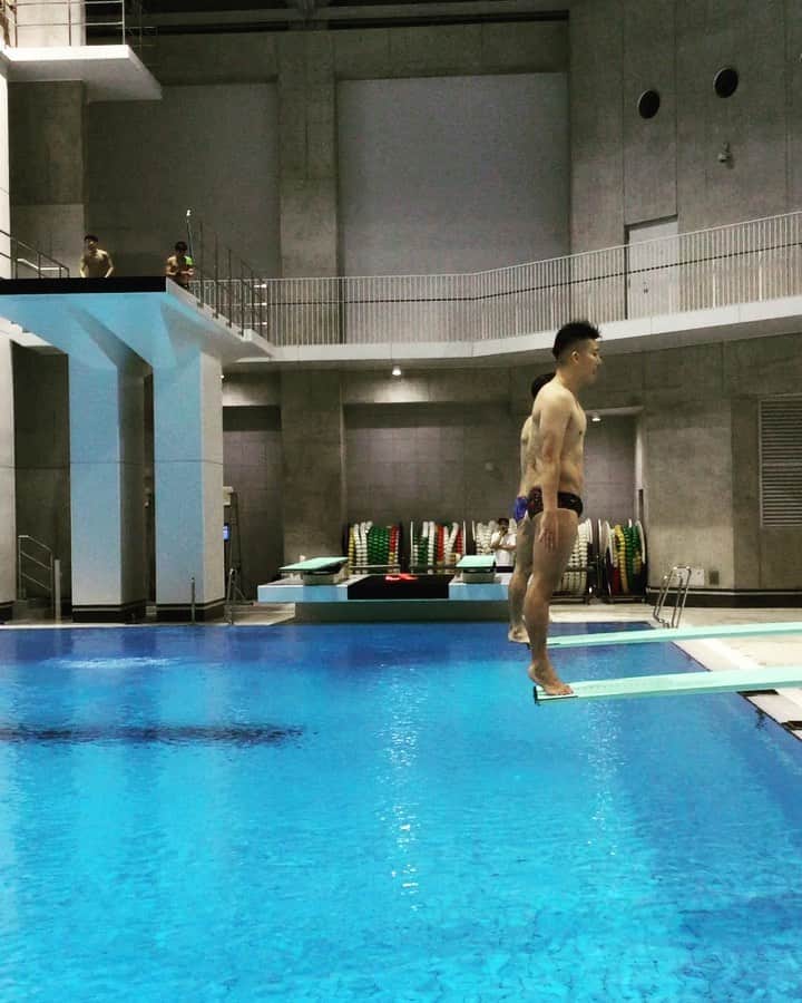 坂井丞のインスタグラム：「シンクロ 一人にしか見えないw #チームミキハウス　@ken_terauchi_87 #シンクロ #飛込 #寺内健 #金沢 #代表合宿 #日本代表  #坂井丞  #レジェンド #東京オリンピック」