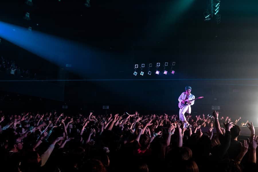 MIYAVI（石原貴雅）さんのインスタグラム写真 - (MIYAVI（石原貴雅）Instagram)「🙏 @miyavi_ishihara “NO SLEEP TILL TOKYO” World Tour 2019 JAPAN🇯🇵 Day 1 12.05 #Sapporo #zeppsapporo ご来場の皆様ありがとうございました！🙏 ． Next Up Day 2 12.9 #Sendai #Rensa Photo By: @mikeyboiiiiii ． 【リリース情報】 MIYAVI NEW ALBUM 💿 NO SLEEP TILL TOKYO 7.24 Release⬇️⬇️ https://umj.lnk.to/miyavi_nsttPR ． 【ライブ情報】 「MIYAVI “NO SLEEP TILL TOKYO” World Tour 2019 JAPAN」 12/5 Sapporo | Zepp Sapporo 12/9 Sendai | Rensa 12/10 Nagoya | Zepp Nagoya 12/12 Fukuoka | Zepp Fukuoka 12/18 Tokyo | Zepp DiverCity TOKYO 12/21 Osaka | Zepp Osaka Bayside ． MIYAVI ファンクラブ ”MYV CREW” 2019年度会員受付中！！ MIYAVI Fan Club“ MYV CREW” 2019 Membership Admission and Renewal Information  ご入会方法は⬇️ http://myv382tokyo.com/myvcrew/about.html ． ． #MIYAVI #NoSleepTillTokyo #NSTT #UnderTheSameSky #MYVCREW #NorthAmerica #USA #CANADA #MEXICO #EUROPE #ASIA #JAPAN #live #札幌 #仙台 #名古屋 #福岡 #東京 #大阪」12月6日 9時13分 - miyavi_staff
