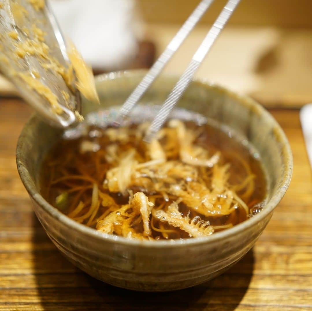 うどんが主食さんのインスタグラム写真 - (うどんが主食Instagram)「#うどんが主食 #天ぷらそば  #蕎麦　#旨み #和食 #そば #天ぷら #人形町 #美味い #グルメ #桜えび #美味い #東京 #日本 #foodstagram #Japan #washoku #fashion #food #ramen #noodle #noodles #soup #amazing #good #nice #beauty #beautiful #fashion #nice #gourmet」12月6日 10時04分 - alwaysudon