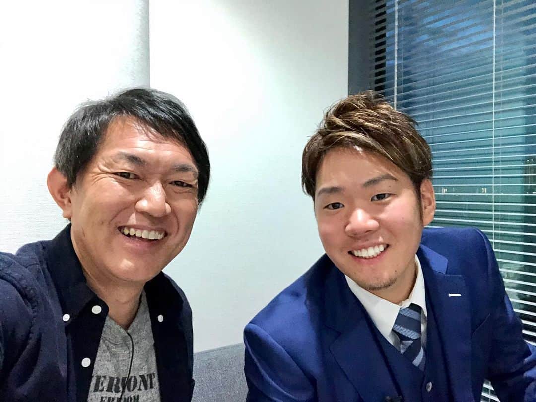 尾山憲一さんのインスタグラム写真 - (尾山憲一Instagram)「今朝は #阪神タイガース #西勇輝 投手にご出演頂きました！  朝も早よからかありがとうございました。  出演の合間に貴重な一枚！ （掲載はご本人の許可を頂いております）  夜より朝の方が良いとのこと（早過ぎるけど…） また来年もお待ちしております！」12月6日 10時13分 - oyama_ken1_ytv