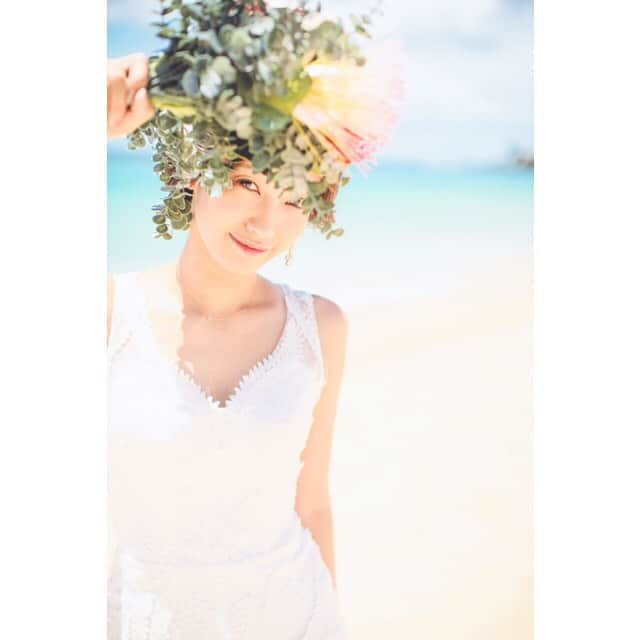 ハワイフォトウェディングのCheers Weddingさんのインスタグラム写真 - (ハワイフォトウェディングのCheers WeddingInstagram)「* ハワイのフォトツアーならCheers Wedding. * ハワイでしか叶えられないとっておきのロケーションで、 おふたりならではの特別なウェディングが叶います。 * *********************** * ◆ビーチ撮影＄690プラン◆ ▫︎日本人アーティストによるヘアメイク ▫︎ビーチ(ワイキキ～アラモアナ近郊)への往復送迎 ▫︎人気カメラマン ▫︎撮影データ100カット以上 ▫︎100着以上から選べるウェディングドレス&タキシードレンタル ▫︎ヘアアクセサリー ▫︎撮影小物 全て含んだパーフェクトプラン♡ * *********************** * ◆フォトツアー12月1月直前割キャンペーン◆ . -----12月1日〜12月29日までの撮影期間限定----- 通常ビーチ撮影プラン$690➡︎$650！！ 更にハクレイ(花冠)$50相当、 ＋10カットもプレゼント！！ * * -----2020年1月2日〜1月31日までの撮影期間限定----- 通常ビーチプラン$690➡︎$670！！ 更にハクレイ(花冠)$50相当もプレゼント！！ * ※12/30〜1/1は年末年始につきハワイサロンがクローズとなります為、 フォトツアーのご案内が出来かねます。 あらかじめご了承下さいませ。 * * Instagram限定特典です。 * 2月3月の早割キャンペーンもSTART！ フォトプランのご予約はプロフィール欄のURL フォトツアー公式HPからどうぞ♪ * お問合せ・ご予約の際はこちらの記事をご覧いただいた旨お伝えくださいませ。 ※キャンペーンの併用不可 ※新規お申込みのお客様に限ります。 * * * ◆ハワイでの手軽&web申込のCUTEなウェディングならこちら♪ @cheers_lilii * ◆ハワイでのフルオーダーウェディングはこちら♪ @cheers_wedding * * #チアーズウェディング #チアーズウエディング #ハワイウェディング #ハワイウエディング #フォトウェディング #リゾートウェディング　 #フォトツアー #ハワイ旅行 #ハワイ挙式 #ハワイ婚 #cheerswedding #hawaiiwedding #日本中のプレ花嫁さんと繋がりたい #ウェディングニュース #プレ花嫁　 #卒花嫁 #前撮り　 #後撮り #2019冬婚  #2020春婚  #結婚準備 #ハワイフォトツアー #ハワイプロデュース #ウエディングフォト #フォトウェディング #ロケーションフォト #ハワイ新婚旅行  #新婚旅行 #photowedding #weddingphotos」12月6日 10時39分 - cheers_photowedding