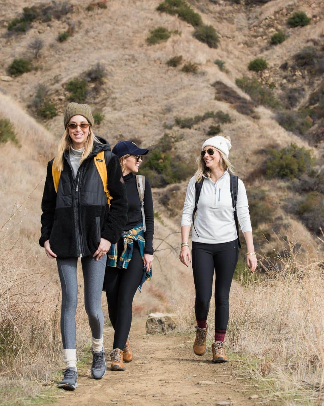 ホイットニー・ポートさんのインスタグラム写真 - (ホイットニー・ポートInstagram)「When was the last time you took a day away with your girlfriends, got some fresh air, did something to get some space to think clearly AND get your blood pumping? I can’t even remember! @emilyschuman, @katherineschwarzenegger and I got all decked out in our best @eddiebauer adventure gear and hiked 5 miles! Real proud of us. #liveyouradventure #ad」12月6日 10時57分 - whitneyeveport