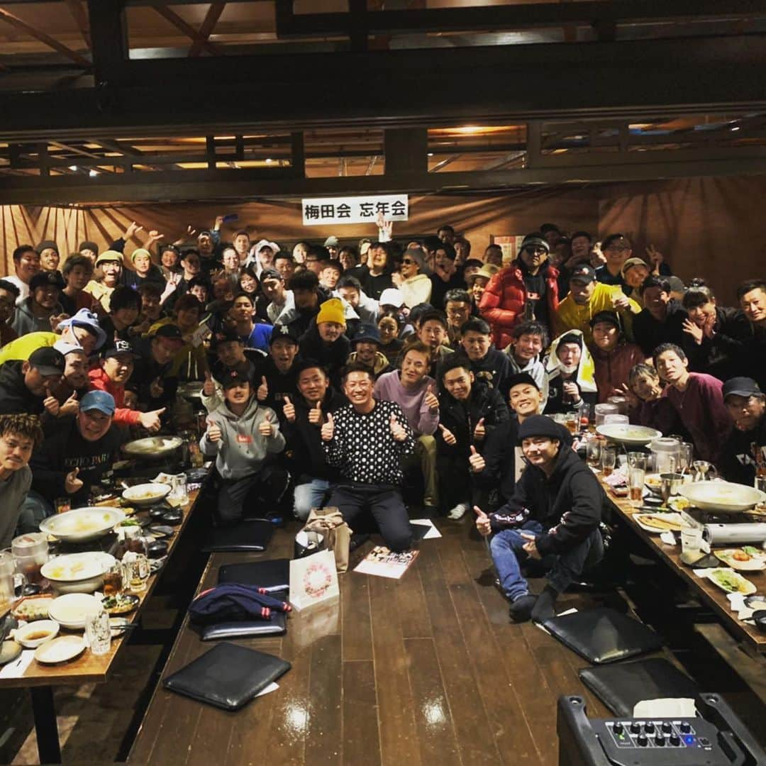 山田スタジアムさんのインスタグラム写真 - (山田スタジアムInstagram)「梅田会忘年会2019 2016年以来のチーム桜宮のMVPいただきましたー！梅田オーナーありがとうございます！！ #梅田会 #チーム桜宮 #忘年会 #オリックスバファローズ  #岸田護 #堺シュライクス #大西宏明 #ドラゴンゲート #堀口元気 #最優秀選手賞  #異業種交流会 #プロ野球選手 #プロレスラー #ガリガリガリクソン」12月6日 10時56分 - yamadastadium