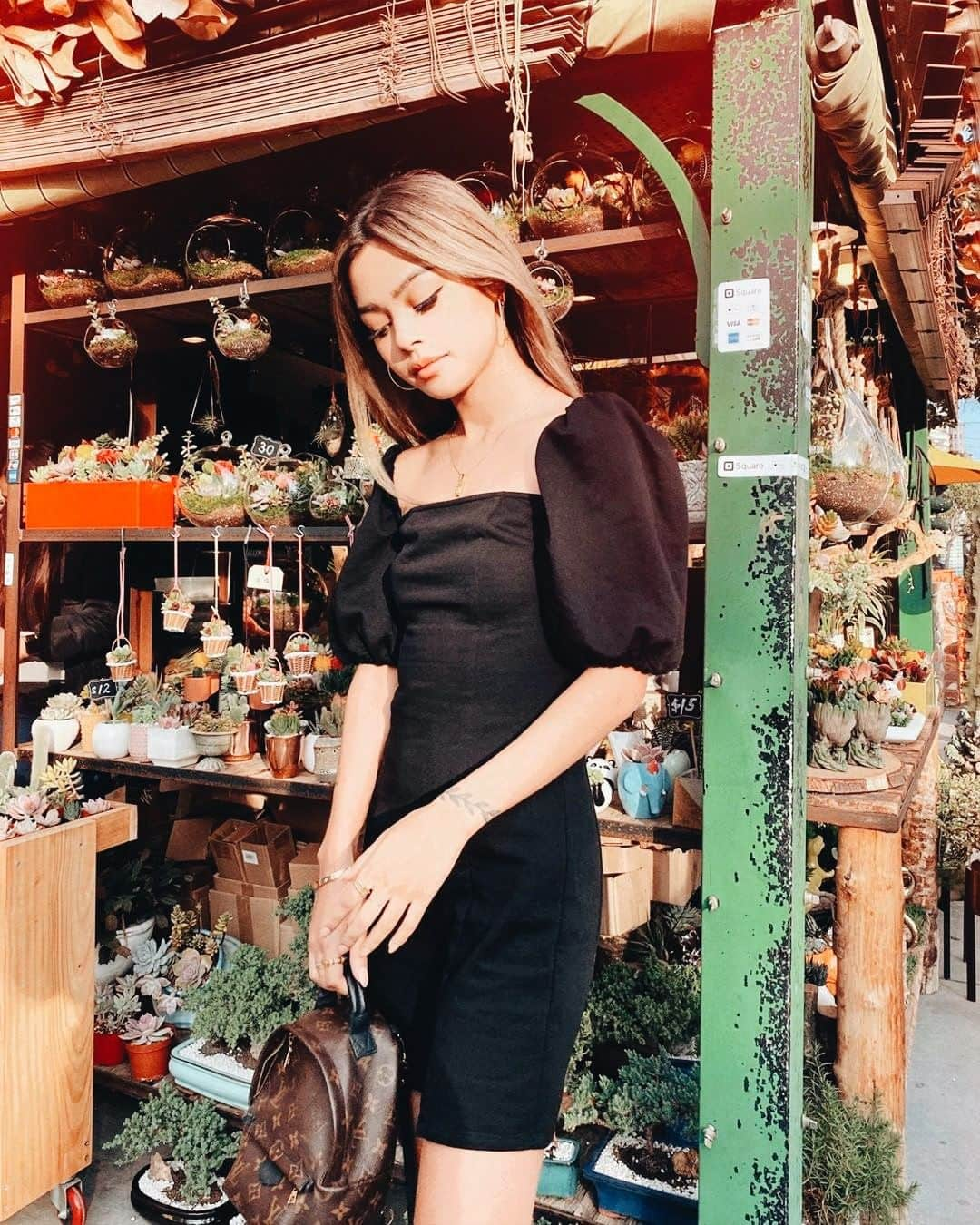 TULAROSAさんのインスタグラム写真 - (TULAROSAInstagram)「lil treasures ✨ | @lilymaymac in the indy dress - link in bio to shop」12月6日 11時00分 - tularosalabel