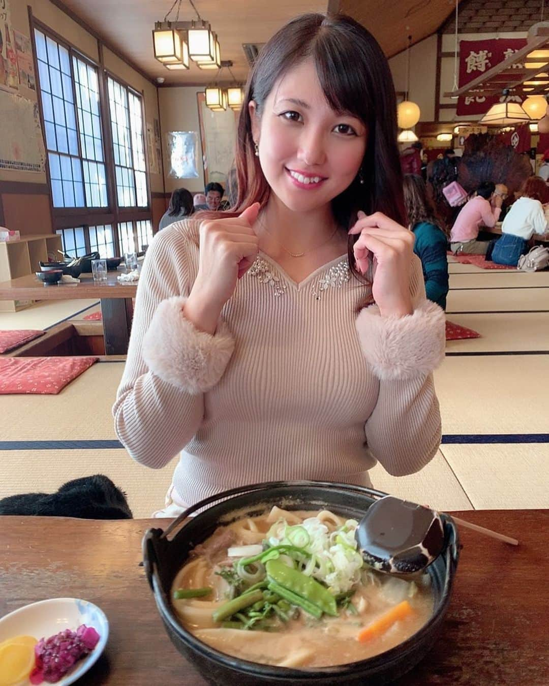 神谷麻美さんのインスタグラム写真 - (神谷麻美Instagram)「#ほうとう 🍲💗🐗💗 もぐもぐ(๑´ڡ`๑)💖✨ ちょっと#紅葉 🍁してる💓💓」12月6日 11時59分 - asamice428