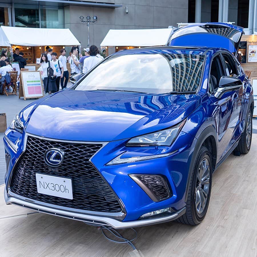 LEXUS / レクサスさんのインスタグラム写真 - (LEXUS / レクサスInstagram)「【ワークショップご予約受付中：LEXUS SUV CRAFTED MARCHE in 湘南T-SITE】﻿ 10月を皮切りに東京・横浜で開催した日本発のライフスタイルブランドが集まる体験型マルシェ「LEXUS SUV CRAFTED MARCHE」が、いよいよ最後の開催地となる湘南T-SITEで12月7日(土)・8日(日)にオープンします。﻿ 会場ではお子様も楽しめるワークショップをご用意しています。﻿ 一部ワークショップは事前予約制となりますので、皆様のご応募お待ちしています。﻿ 詳しくはLexus.jpをご覧ください。﻿ ﻿ ■アートな器でつくる秋のアレンジメント﻿ 優しい風合いの紙の器WASARAに自由な発想で絵やメッセージを書いて、色づいた秋の実物や草花をあしらいます。﻿ ﻿ ■My Fruits Herb Tea﻿ 厳選されたハーブからつくるハーブティーと、その香りによって一緒に食べるスイーツがさまざまな味に変わる﻿ マリアージュ体験をお楽しみいただけます。﻿ ﻿ 同時に、新型RXをはじめとした個性豊かなLEXUS SUVの展示・試乗体験も開催しています。﻿ 12月7日(土)は雨天が予想されるため、ご来場の際はお足元にお気を付けてお越しください。﻿ ﻿ #レクサス #レクサスクラフテッドマルシェ #イベント #ワークショップ #湘南TSITE #Lexus #Lexusjapan #Lexusjp #LexusSUV #LexusUX #LexusNX #LexusRX #LexusLX #event #workshop」12月6日 11時59分 - lexus_jp