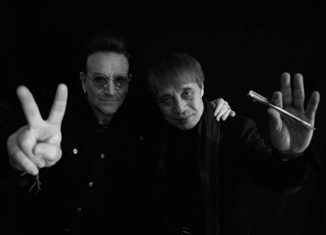 U2さんのインスタグラム写真 - (U2Instagram)「Tadao Ando... uncovering light in dark materials, as always... Bono #u2 #tokyo #thejoshuatreetour2019」12月6日 11時59分 - u2