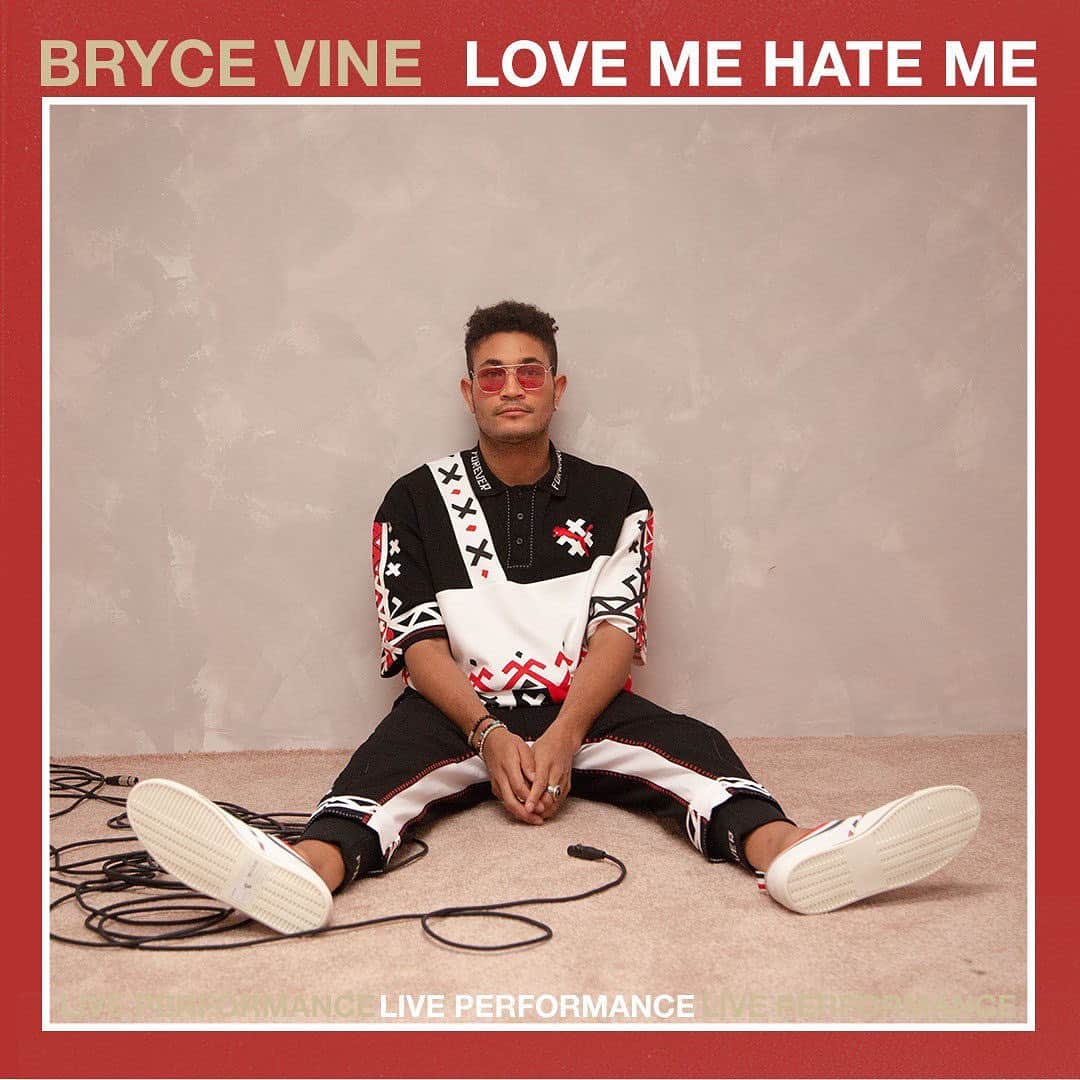 Vevoさんのインスタグラム写真 - (VevoInstagram)「This year @brycevine released his full-length debut ‘Carnival,’ a record full of multiple genres blended with pop for the perfect poolside daiquiri. In our Times Square studio, it’s all love - fans will especially adore his fantastic vocals on “Love Me Hate Me” and “I’m Not Alright." 🍹 ⠀⠀⠀⠀⠀⠀⠀⠀⠀⠀⠀⠀⠀⠀⠀⠀⠀⠀ ▶️[Link in bio] #BryceVine #LoveMeHateMe #ImNotAlright」12月6日 12時00分 - vevo