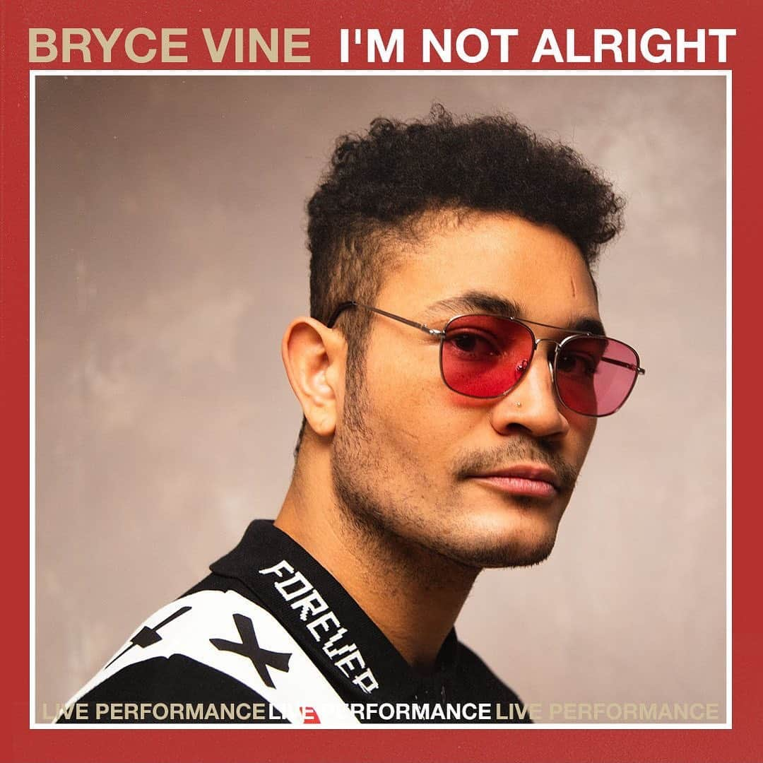 Vevoさんのインスタグラム写真 - (VevoInstagram)「This year @brycevine released his full-length debut ‘Carnival,’ a record full of multiple genres blended with pop for the perfect poolside daiquiri. In our Times Square studio, it’s all love - fans will especially adore his fantastic vocals on “Love Me Hate Me” and “I’m Not Alright." 🍹 ⠀⠀⠀⠀⠀⠀⠀⠀⠀⠀⠀⠀⠀⠀⠀⠀⠀⠀ ▶️[Link in bio] #BryceVine #LoveMeHateMe #ImNotAlright」12月6日 12時00分 - vevo