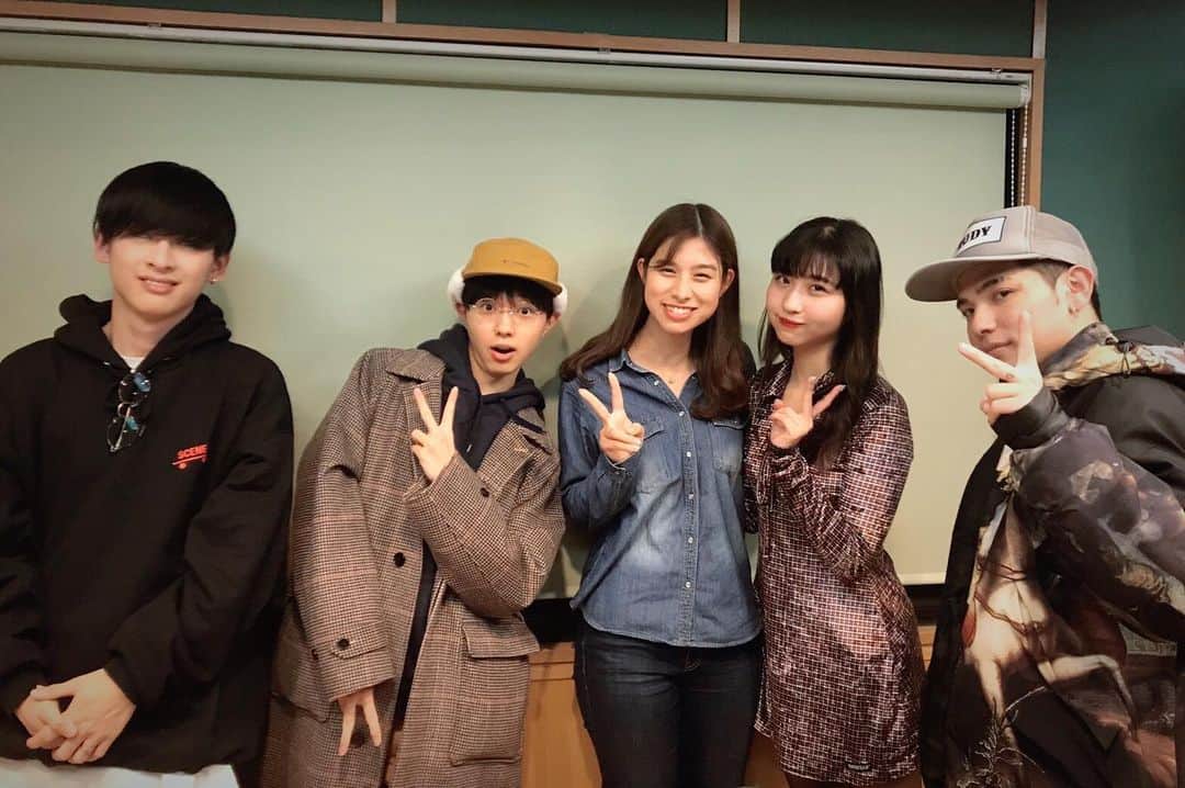 のインスタグラム：「今週のFM802 WONDER POP🦄は 25時台、現在フロムニューエイジアツアー中のRude-a、eill、さなり、SASUKEの4人が登場！. 深夜のクイズパーティーでゆるりとわいわい🥳💓. "今年のJC&JK流行語大賞"にまつわるクイズ、あなたは答えられるかな？🤗 #radiko #タイムフリー　でぜひ参加してくださいね。 . #FM802 #SPECIALWEEKS #802わんだー #3150💪」