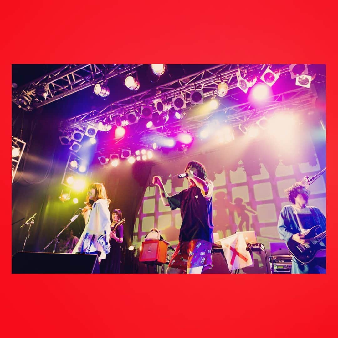 のインスタグラム：「🎪ワンマンツアー2019🎪 🔥あすファイナル公演🔥 大阪BIGCATでおまちしてますねっ😷 . 🎠12/07 (土)  大阪 BIG CAT ▶︎OPEN.17:00 ▶︎START.18:00 ． ⚠️各プレイガイドでチケット一般発売中⚠️ 🎫チケットぴあ 🎫イープラス 🎫ローソンチケット ‪．‬ #ましょ隊 #魔法少女になり隊  #邦楽 #邦ロック #ツアー #music #ライブ #live #ライブフォト #ライブ写真 #livephoto #tour #チケット #ワンマン #BIGCAT #ツアーファイナル #千秋楽」