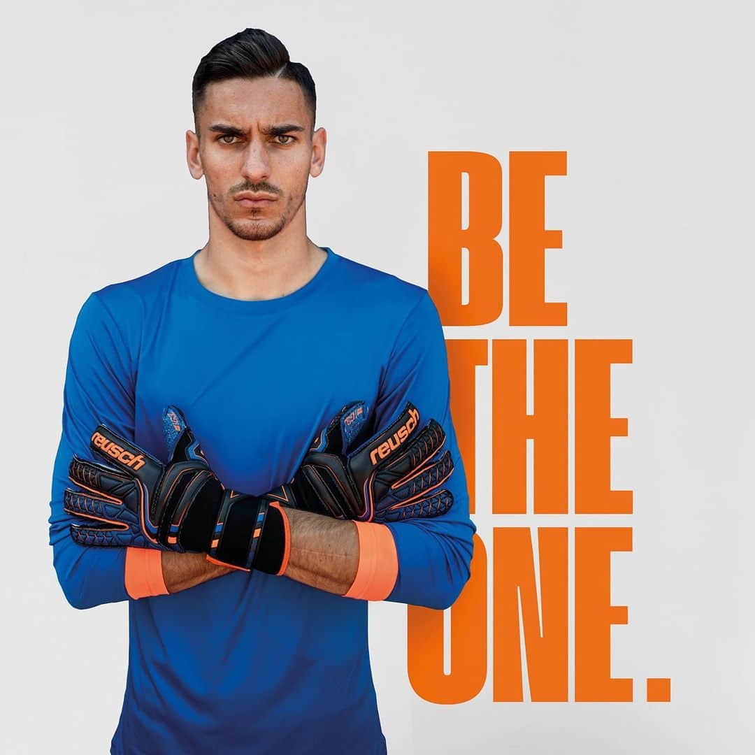 のインスタグラム：「Be The One. @reuschgoalkeeping Attrakt 🧤 #BeTheOne #Attrakt #reusch」