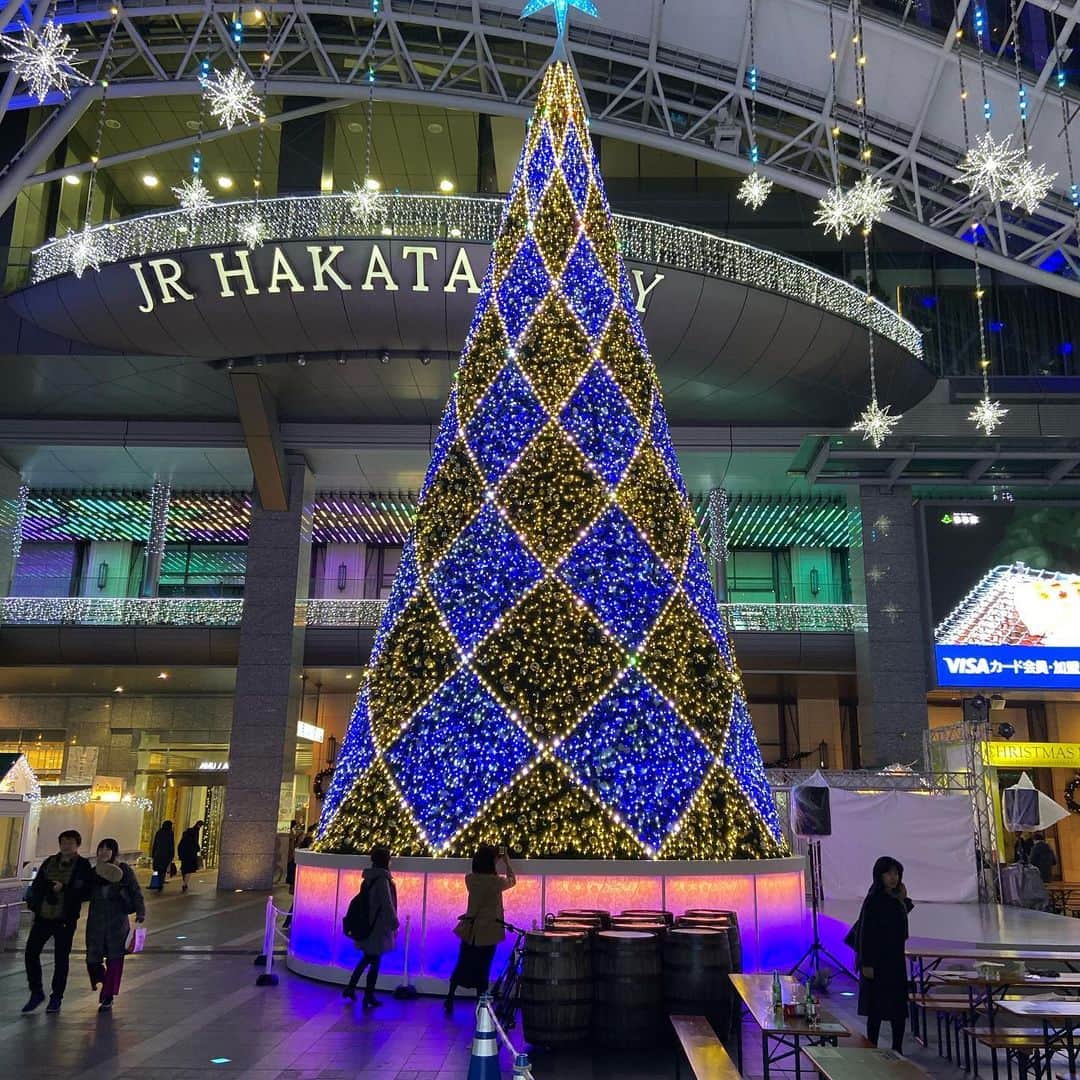 ランス・アーチャーさんのインスタグラム写真 - (ランス・アーチャーInstagram)「Christmas at Hakata Station Fukuoka!」12月6日 22時10分 - lance_hoyt