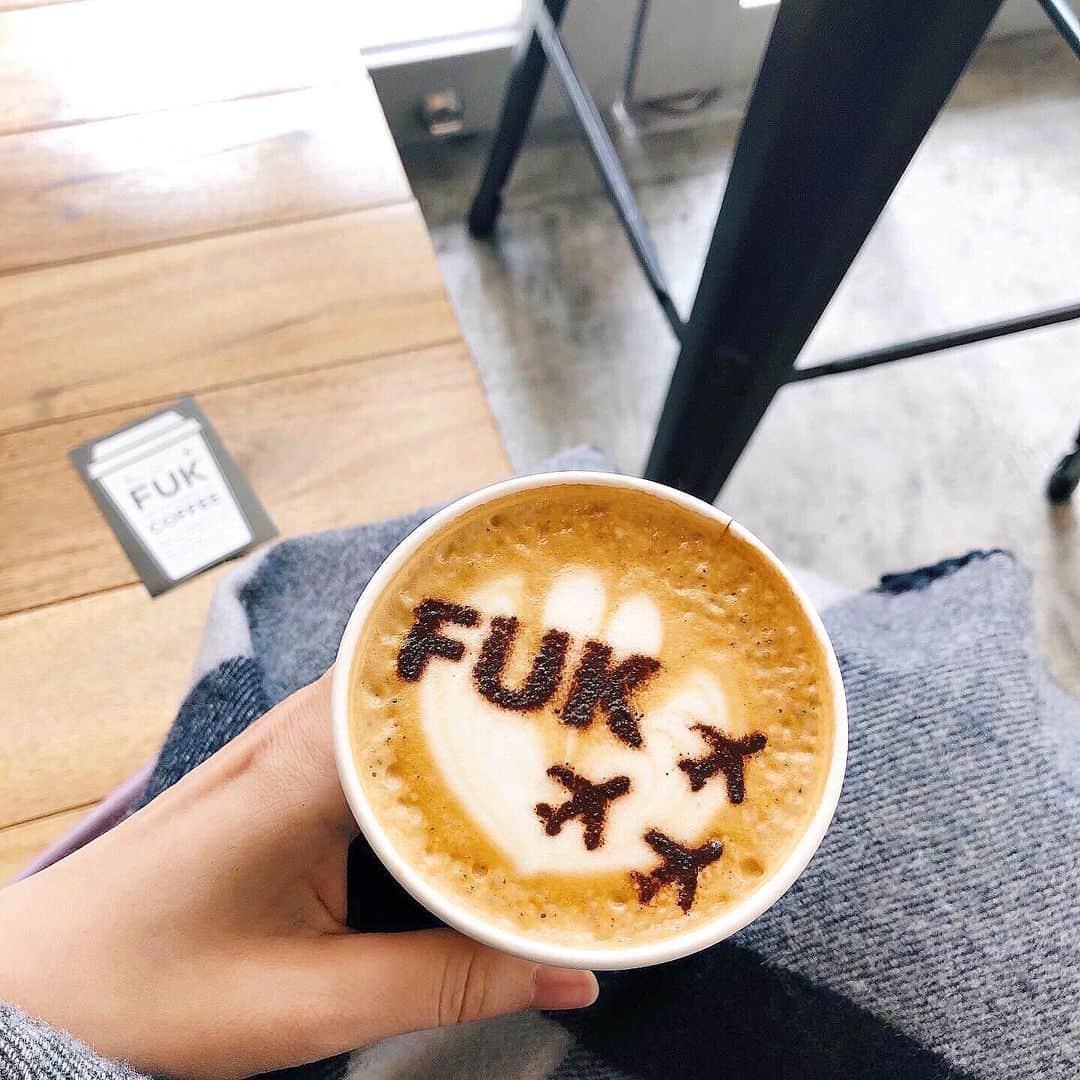 福岡聖菜さんのインスタグラム写真 - (福岡聖菜Instagram)「福岡  福岡にある　#fukcoffee  福岡空港のコードを使ってあるロゴがかわいくて "福岡さん"としてずっと気になってたんだ〜  ステッカーはスマホの裏に😌☕️ * * * #fukcoffee #coffee  #cafestagram  #福岡　#福岡空港　#天神　#天神カフェ」12月6日 22時10分 - seina___ff