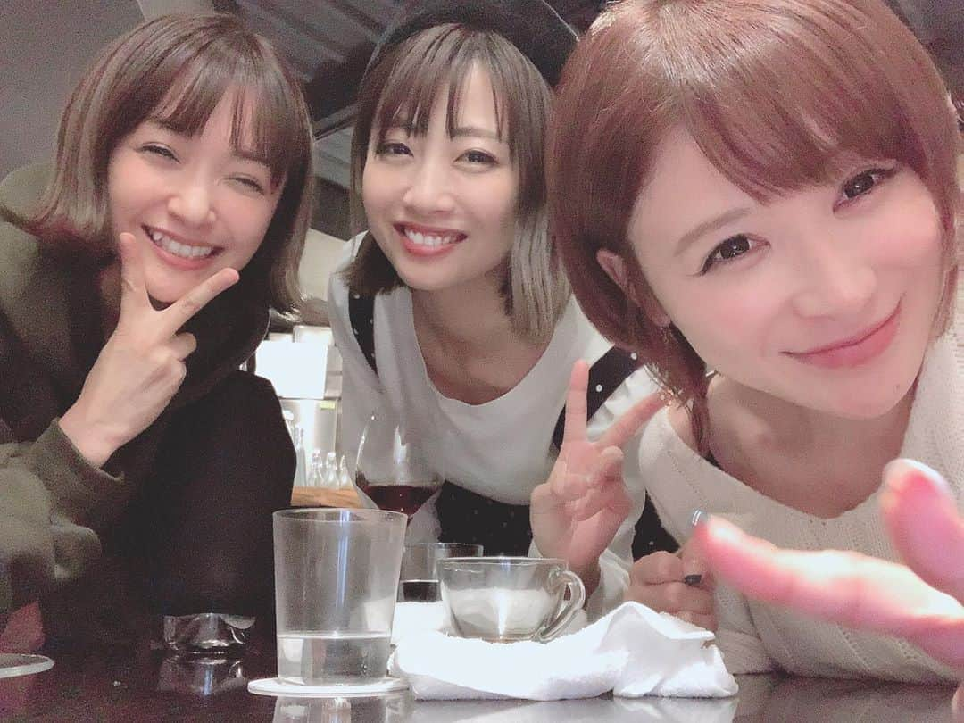 古川真奈美さんのインスタグラム写真 - (古川真奈美Instagram)「.﻿ .﻿ .﻿ 崖っぷち学園TVで﻿ 手島優さま、みひろちゃんの３人でテレビでは話せないことや、恋愛トークしてます😊🌸﻿ 女子会って本当にこんな話しをしてるんだよ、世の中の男性のみなさん！！！﻿ ﻿ 30代のリアルな話し沢山あって最強に面白い🤣﻿ みてね🙆‍♀️💘﻿ ﻿ ﻿ #崖っぷち学園TV #YouTube #手島優 さま #みひろ ちゃん #女子会トーク﻿ #instalike #instamood ﻿ #ow #instapic #instaphoto﻿ #girl　#follow #followme  #gravure  #japanesegirl  #selfies  #インスタグラビア」12月6日 23時11分 - mana_0619