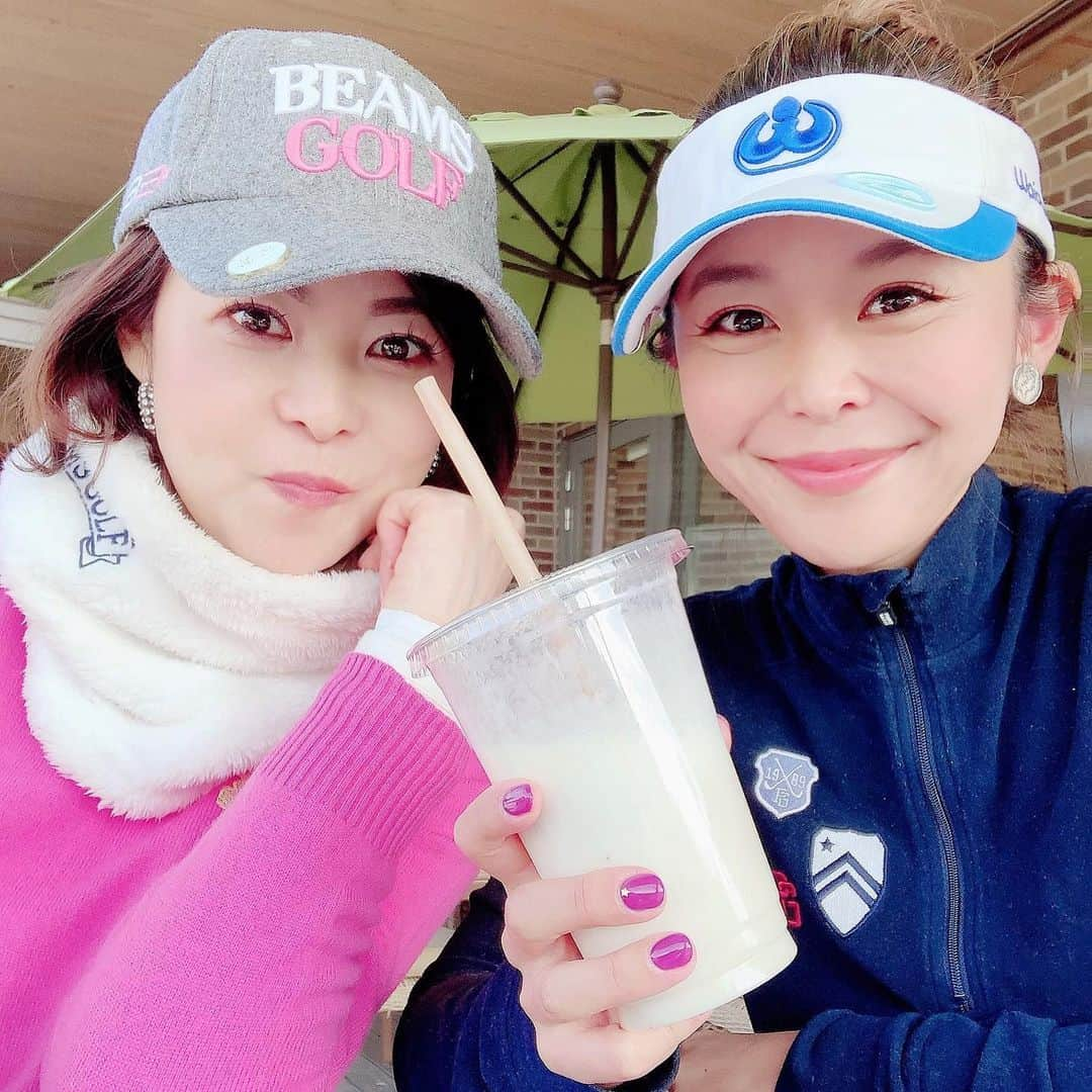 吉田玲奈さんのインスタグラム写真 - (吉田玲奈Instagram)「12月なのにぽかぽかゴルフ⛳️幸せ😘楽しかったー♪ #ゴルフ女子  #左手首腱鞘炎  #腱鞘炎 #ドクターストップ #無視 #痛みは気のせい #バファリン #ロキソニンテープ#サポーター #貼るカイロ #乗り切れたことは奇跡✨w  #ありがとう #楽しかった #またしばらく安静 #ゆいこちゃん #白から #ゴルフ上手い女子 #ゴルフスコア #私はレディースティーから #ゴルフ日和 #15度 #beamsgolf #parlygates  #callawaygolf  #pinggolf  #markandlona #reinagolf」12月6日 14時15分 - reina.yoshida.ciel.1218