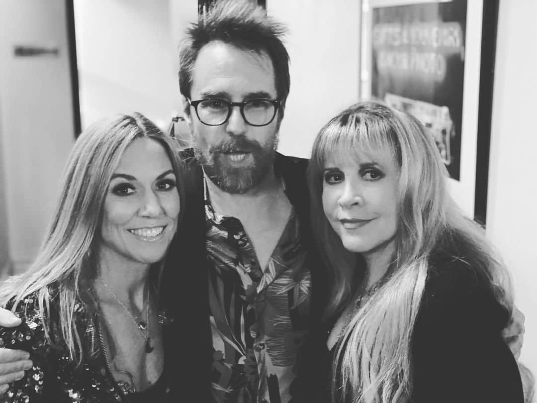 シェリル・クロウさんのインスタグラム写真 - (シェリル・クロウInstagram)「Catch @stevienicks and I performing on @jimmykimmellive tonight! ❤️ Met Sam Rockwell today - big fan!!」12月6日 14時25分 - sherylcrow