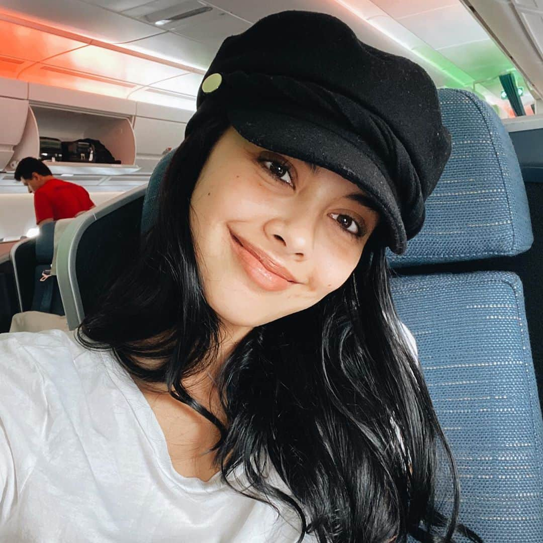 ミーガン・ヤングさんのインスタグラム写真 - (ミーガン・ヤングInstagram)「All smiles for my next trip🇬🇧」12月6日 14時29分 - meganbata