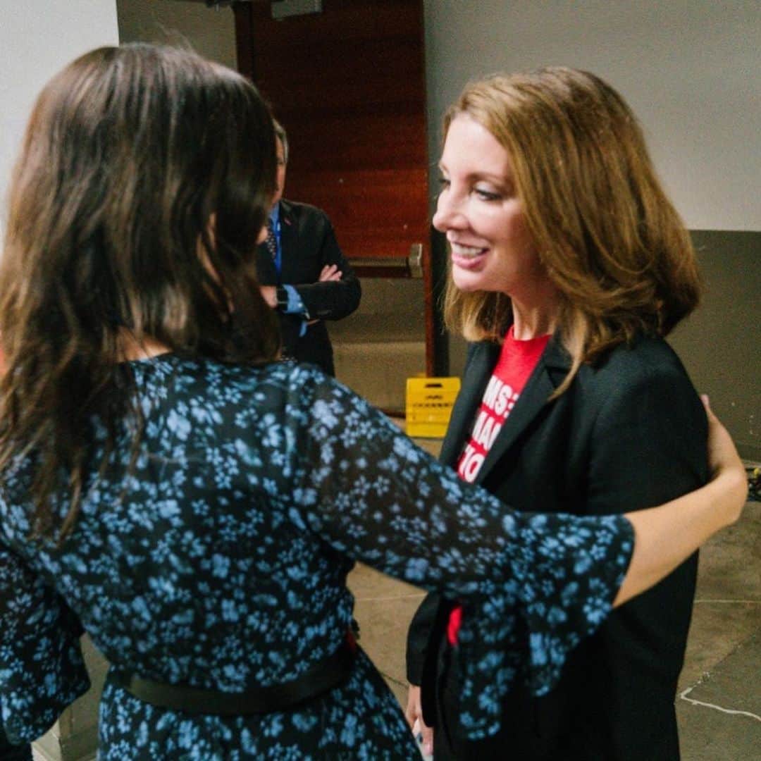 ソフィア・ブッシュさんのインスタグラム写真 - (ソフィア・ブッシュInstagram)「Today on @workinprogress, @shannonrwatts is here to talk @momsdemand, finding her — beyond fierce — voice, and her advocacy. This isn’t a partisan issue, y’all. This is a public health crisis. And much like the tobacco lobby did generations ago, the gun lobby is pouring money into marketing, so they can make money while our neighbors and our kids are dying. *And before you throw stones, know that I say all of this as a life-long gun owner. So hush.* We have to come together on this issue if we’re going to solve it. But thanks to Shannon, and the data her organization has helped to make accessible, we know we can! • She says, “This is a marathon, not a sprint. It is going to take a while. But at the same time, it’s a relay race and we have to be able to hand each other the baton when things get really tough and trust that other women will have your back.” On the pod, we talk about how she started @momsdemand, the biggest gun violence myths, her new book #FightLikeAMother (which lots of you remember I was lucky enough to cohost a launch party for back in June!) parenting, work/balance, and so much more. • I’ve been lucky enough to run the gamut with Shannon, from the dinner table to advocating at the Presidential Gun Sense Forum in Iowa (swipe for some BTS) She is the real deal, and will certainly open your eyes to the reality we live in. I know you’ll be as impressed by, and obsessed with, my dear pal as I am! Enjoy! #MomsDemandAction」12月6日 14時44分 - sophiabush