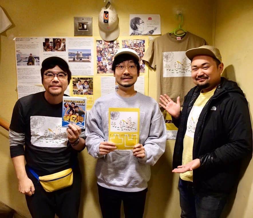 福井俊太郎のインスタグラム：「映画『だってしょうがないじゃない』面白映画のアフタートークに呼んでもらいましたぁ #左 #監督の坪田さん #右 #プロデューサーの池田さん #少し喋らせてもらっただけですがお2人の懐の深さを感じとれた #モノを作る事が好きな方々はいいなぁと思った #後 #池田さんはずっと僕らのコントとダサログを褒めてくれた #嬉しい #監督の坪田さんは福井さん俳優向いてますよと真顔で言ってくれた #嬉しかったけど #坪田監督と僕が雰囲気似すぎてて気になった #一瞬なら入れ替わっても騙せそう #色んな世界の方と話すのは楽しいものですね #低くねっとりした声で」