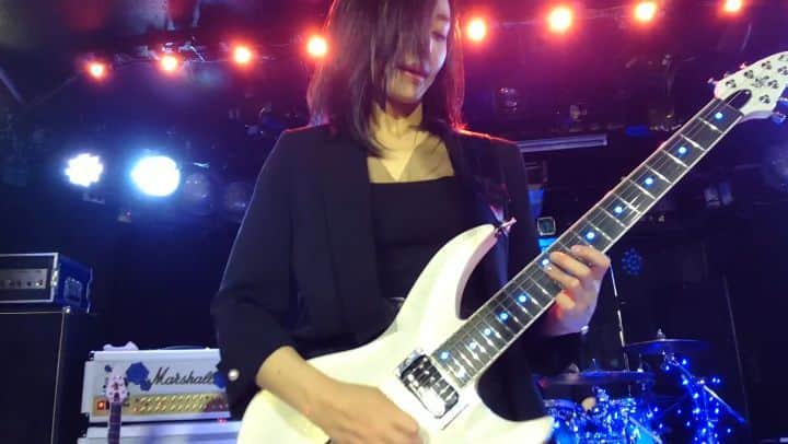 のインスタグラム：「It's my birthday🎂 I'm 32. I'm so happy that I can play the guitar. Thank you so much your support!  I take care of my health and keep playing ROCK!  誕生日で32歳になりました！ 無事にギターが弾けてD_Driveを続けていけていることにマジで感謝です！ とりあえずこの1年の前半は47ツアー、チェリ3、The NAMM SHOW、SHE ROCKS AWARDS! 全部思いっきりやりたいと思います🤩  皆さんよろしくお願いします！  #D_Drive #yuki #32 #birthday  #32ndbirthday #marshall #esp #rock #guitar #誕生日 #december6 #12月6日」