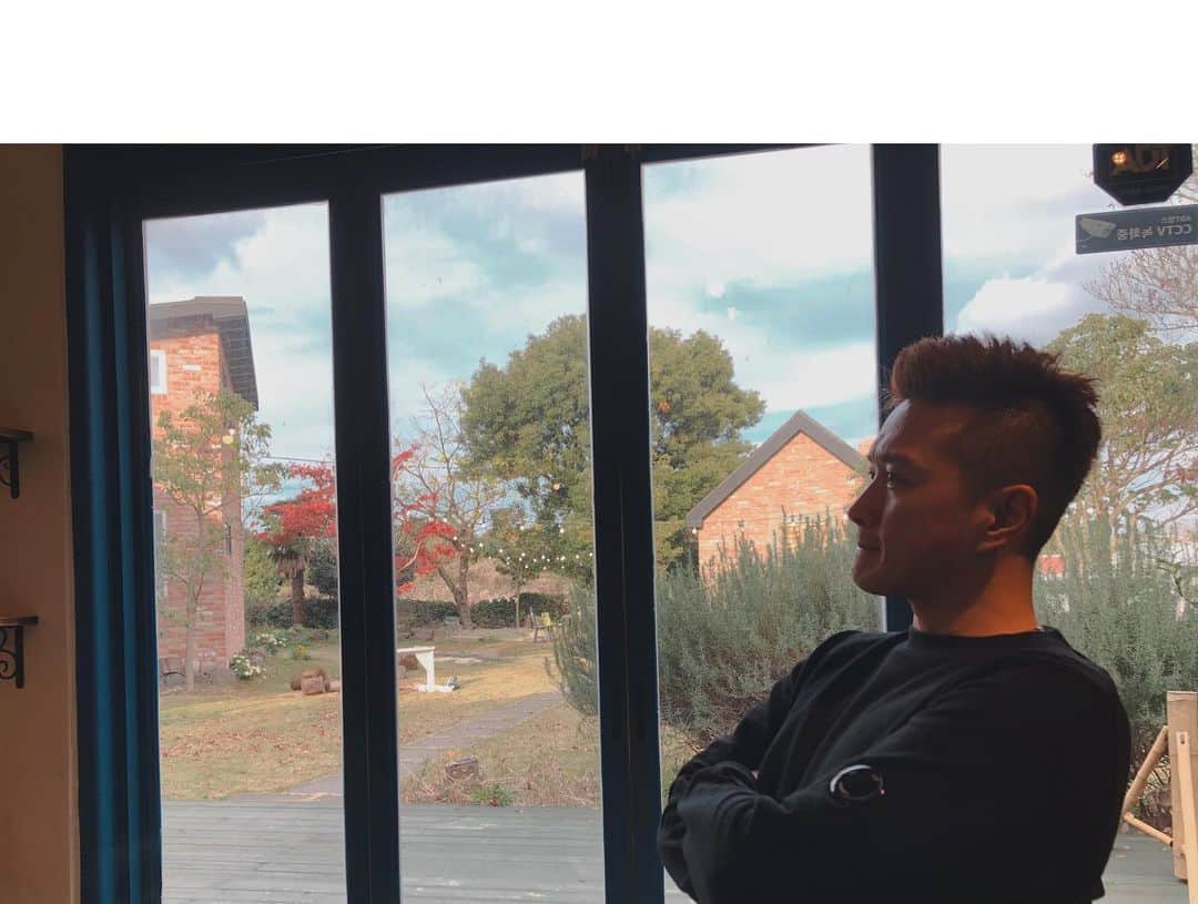 チン・テヒョンさんのインスタグラム写真 - (チン・テヒョンInstagram)「외가같은 제주도의 하루하나 오랜만에 커피한잔 가족상봉 제주의 동화같은 @cafeharuhana 자주올게요 👍🏾 #제주 #카페 #하루하나 #팬션」12月6日 17時16分 - taihyun_zin