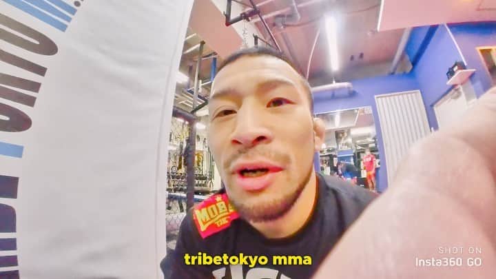 上中丈弥のインスタグラム：「tribetokyo mmaで打撃してから小さな師匠と柔術の打ち込み練習。  突き指から久しぶりでただただ楽しかった。  師匠方ありがとうございました。」