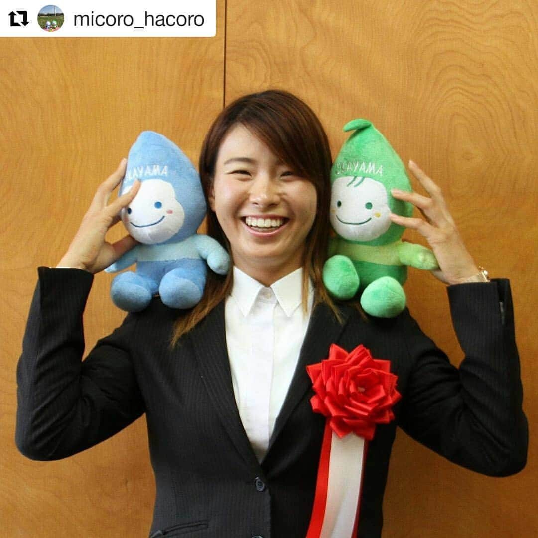 岡山放送さんのインスタグラム写真 - (岡山放送Instagram)「#Repost @micoro_hacoro (@get_repost) ・・・ #渋野日向子 選手、#岡山市民スポーツ栄誉賞 の受賞おめでとう！  #ゴルフ #女子ゴルフ #桃太郎のまち岡山大使 #これからも応援しています #肩に乗せてもらったよ #岡山市 #okayama #ミコロ #ハコロ #桃太郎のまち  渋野さん､おめでとうございます！  渋野選手凱旋に沸く模様はこの後､6時14分～ #OHK_Live_News614 で詳しくお伝えします！」12月6日 18時10分 - ohk_official