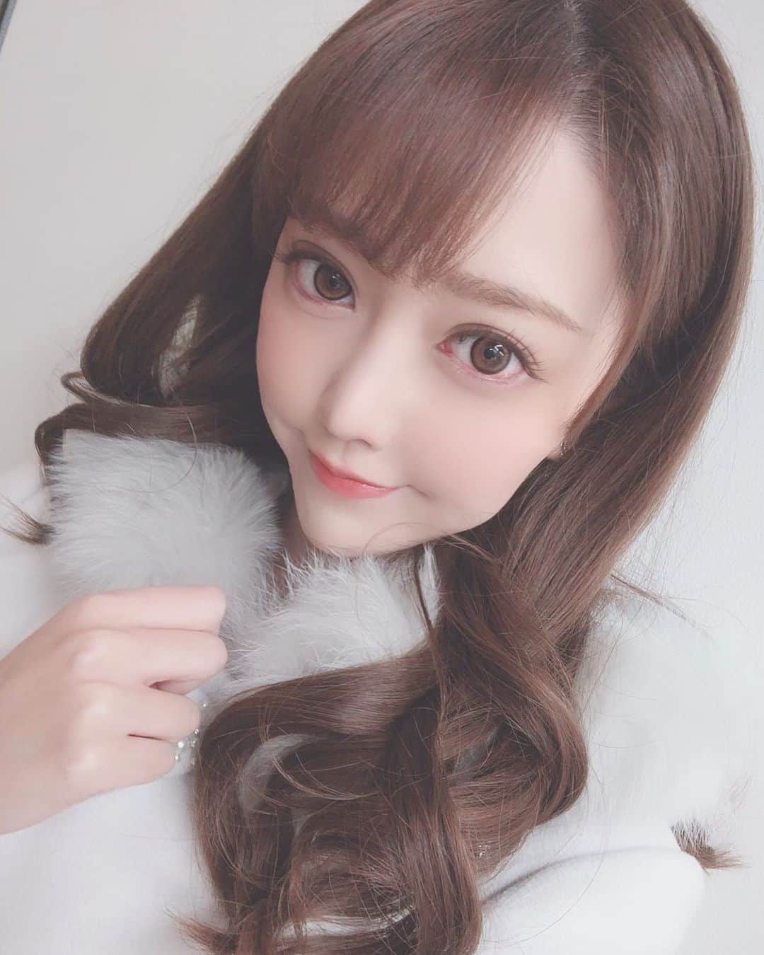 のインスタグラム：「新曲のダンス練習してきたよ♪ ダンスめちゃかっこよかったぁ(灬ºωº灬) 踊るの楽しみ💕 ちょっとセクシーかもよ？😘 . . . #ミニスカポリス #minisukapolice #アイドル #idol #japanesegirl #japan #followｍe #コート #laissepasse」