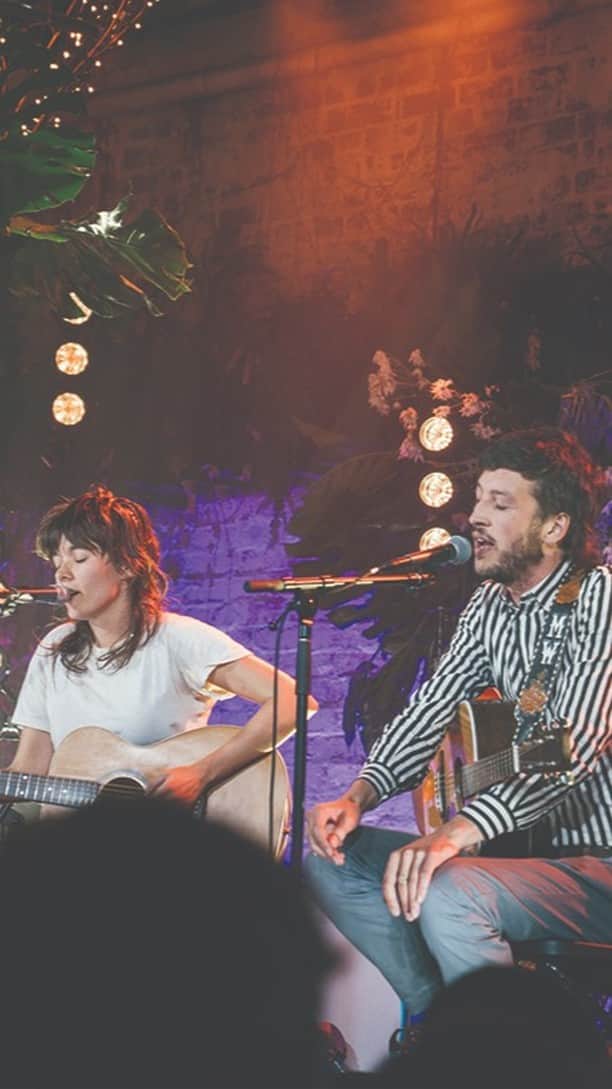コートニー・バーネットのインスタグラム：「thank you to 🌹 @marlonwilliamssings 🌹 for joining me to sing this beautiful song by @seekerloverkeeper_ for #mtvunplugged. the whole album is up on streaming services everywhere now. @mtvaustralia」