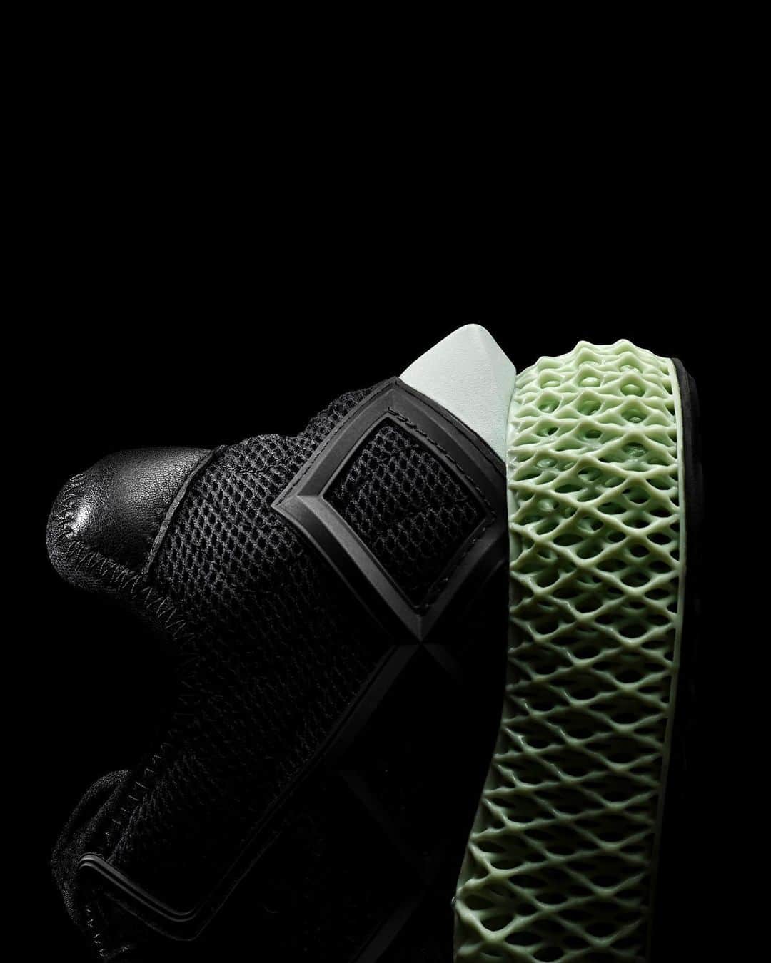 ワイスリーのインスタグラム：「Y-3 RUNNER 4D.​ Available December 10 at adidas flagship stores, Y-3 flagship stores and in a selection of retailers worldwide.​ ---​ #adidas #Y3 #YohjiYamamoto ​ Discover more at adidas.com/y-3」