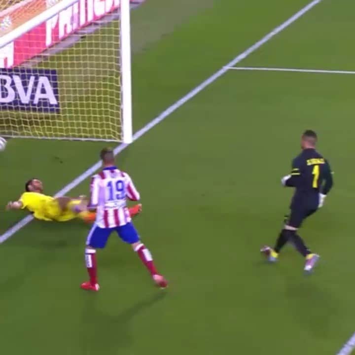 フェルナンド・トーレスのインスタグラム：「🔴⚪⚽ #VillarrealAtleti @AtleticoDeMadrid #TorresLegacy #TBTorres」